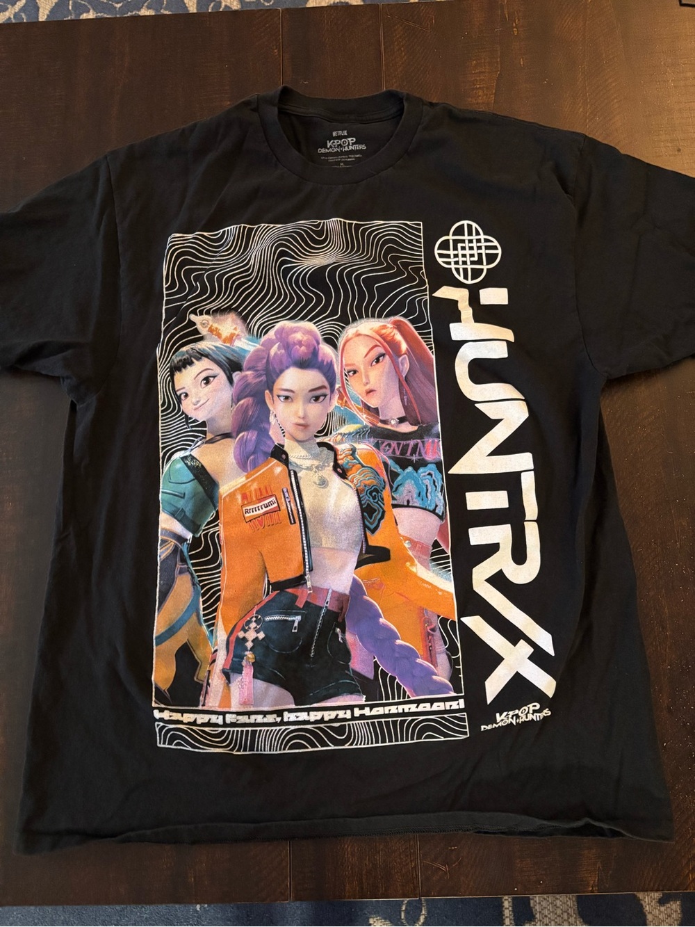 Netflix Black K-Pop Demon Hunters Graphic Tee